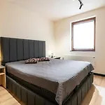 Luxe View I Apartment