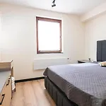 Luxe View I *